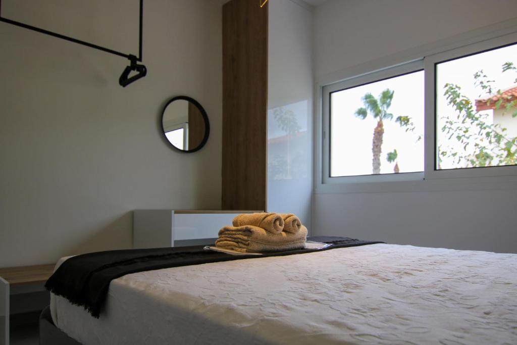 Phaedrus Living: Seaside Modern Flat Limnaria 123 photo 2