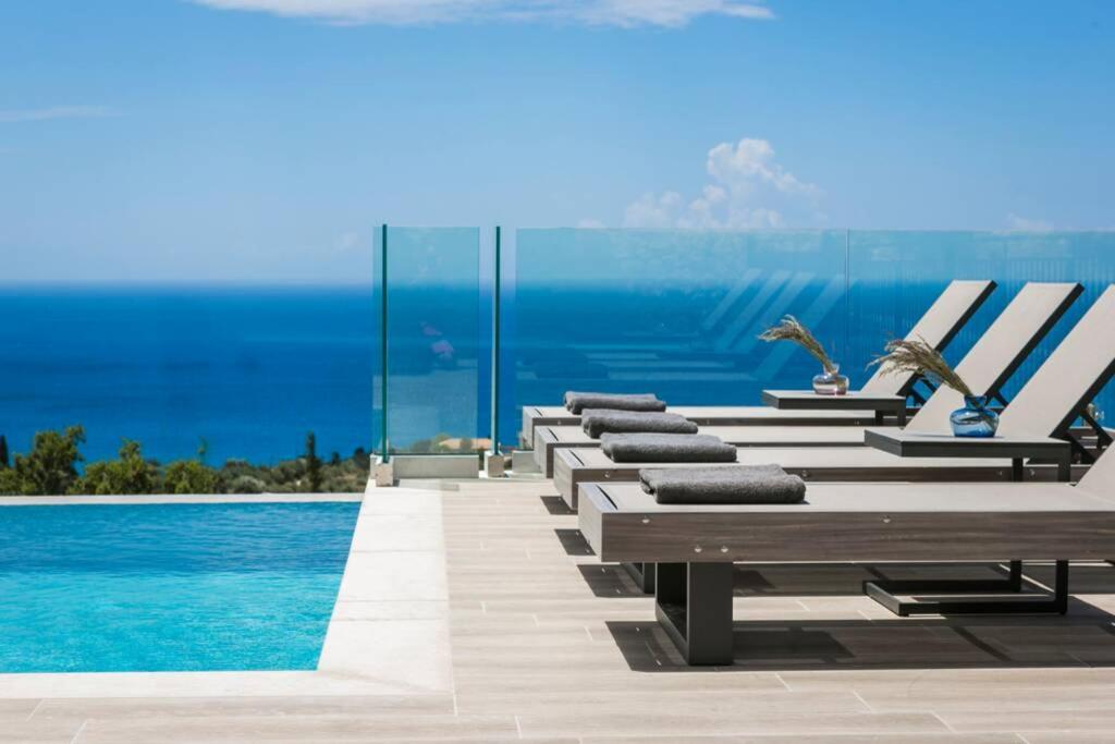 Color villas-New Villa Green at Trapezaki with private pool photo 3