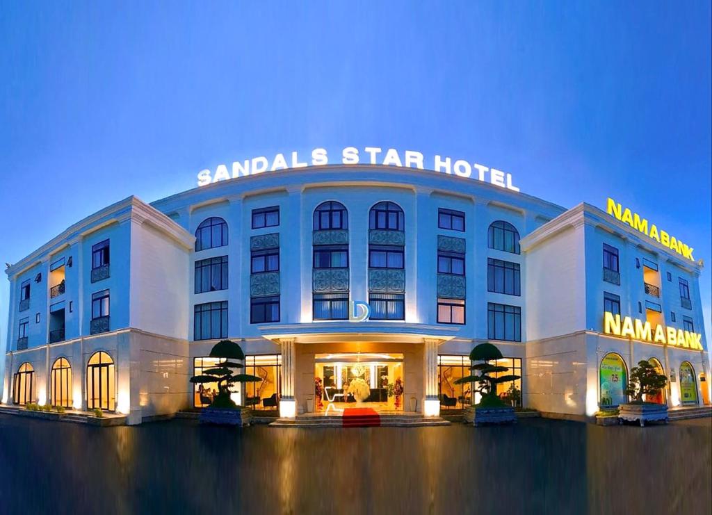 SANDALS STAR HOTEL