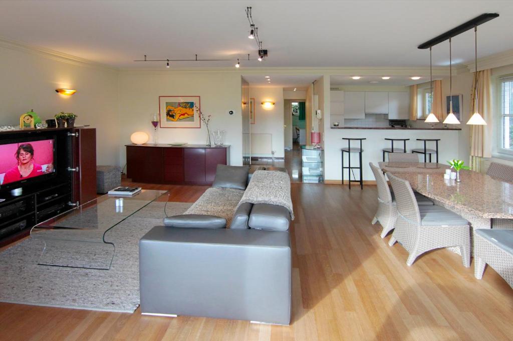 Fairway Apartment photo 1