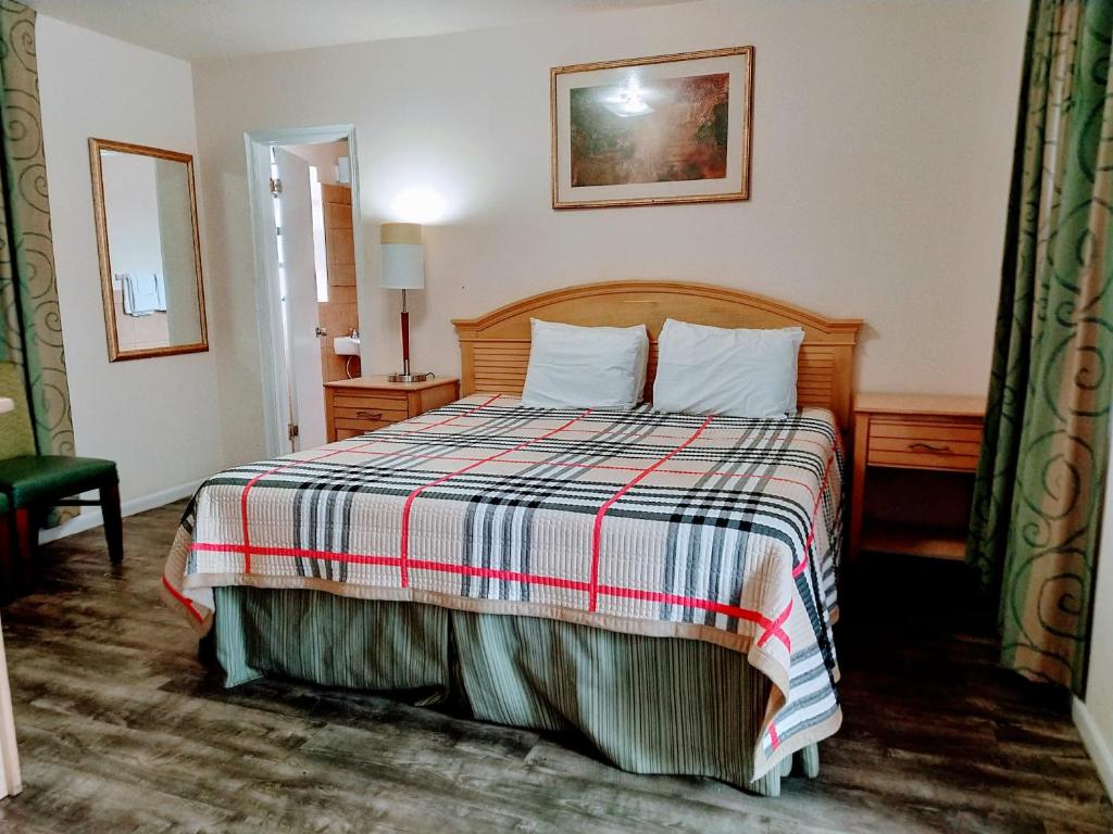 Travelers Inn Clearwater image