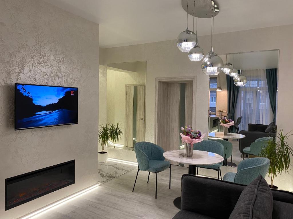 Panorama Luxury Apartment in The House with a Spire, a historical building in the city centre photo 3