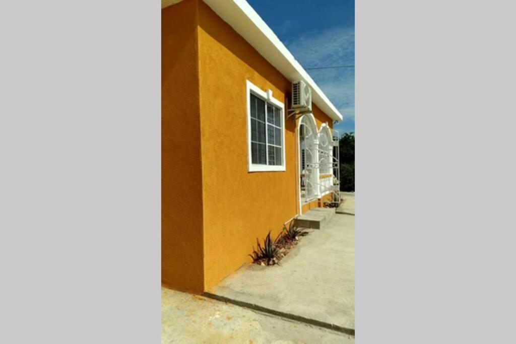 Home -felt Two bedroom vacation home in Portmore photo 1