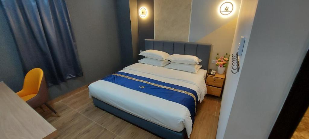 Good 9 Hotel, Cahaya Kota Puteri - Tap to explore photos
