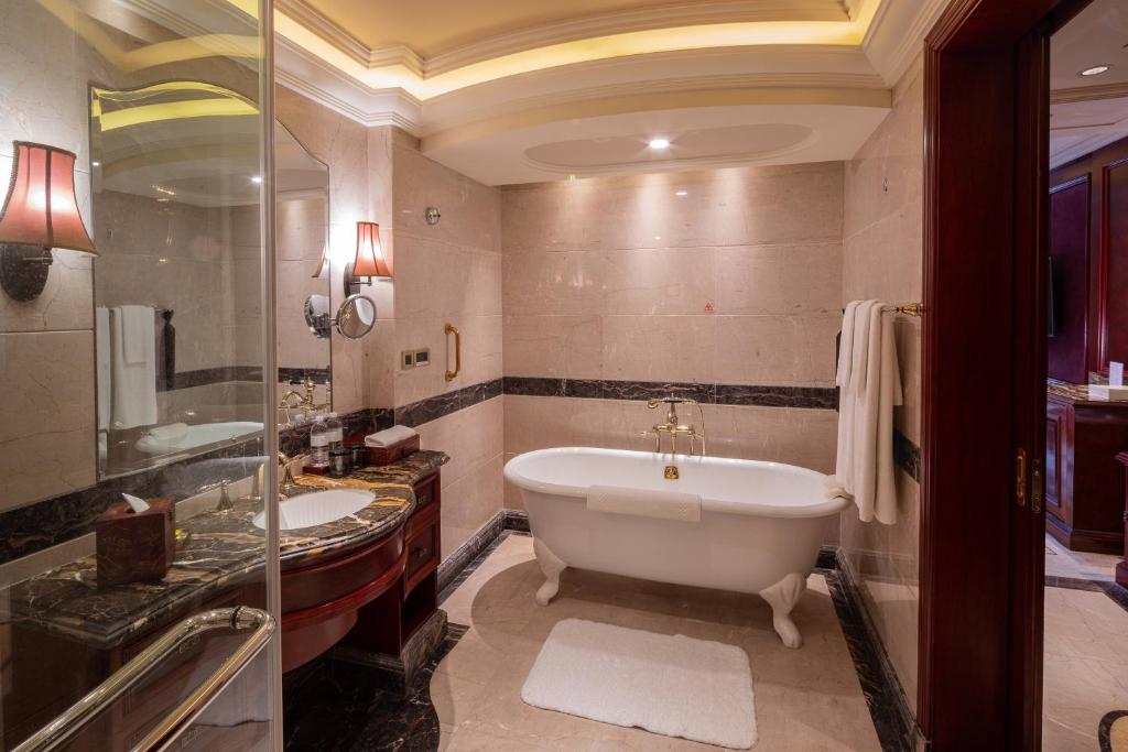 Двухместный (Клубный номер ИнтерКонтиненталь), InterContinental Shanghai Ruijin