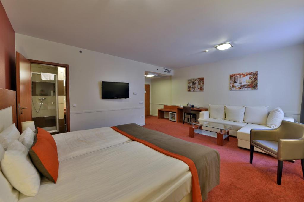 Апартаменты (Улучшенные апартаменты), Hotel City Inn