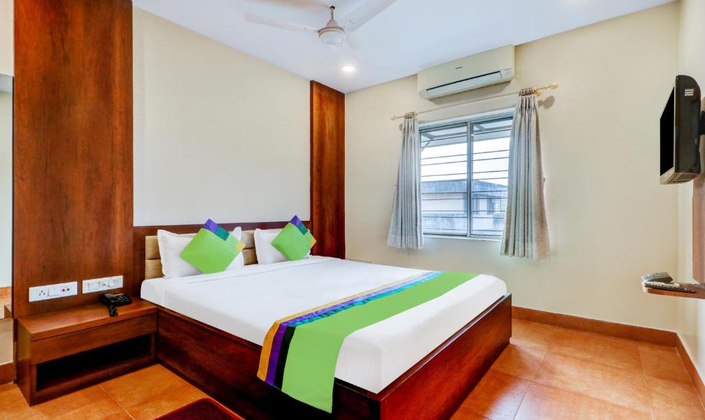 Двухместный ([Sanitized] Standard Double Room), OYO Rooms Salt Lake Sector 3 City Centre 1