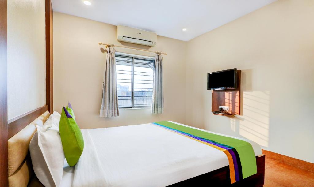 Двухместный ([Sanitized] Standard Double Room), OYO Rooms Salt Lake Sector 3 City Centre 1