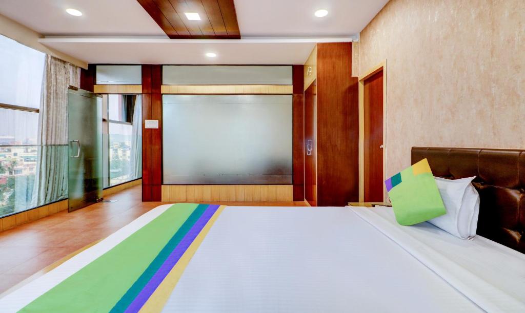 Двухместный ([Sanitized] Standard Double Room), OYO Rooms Salt Lake Sector 3 City Centre 1