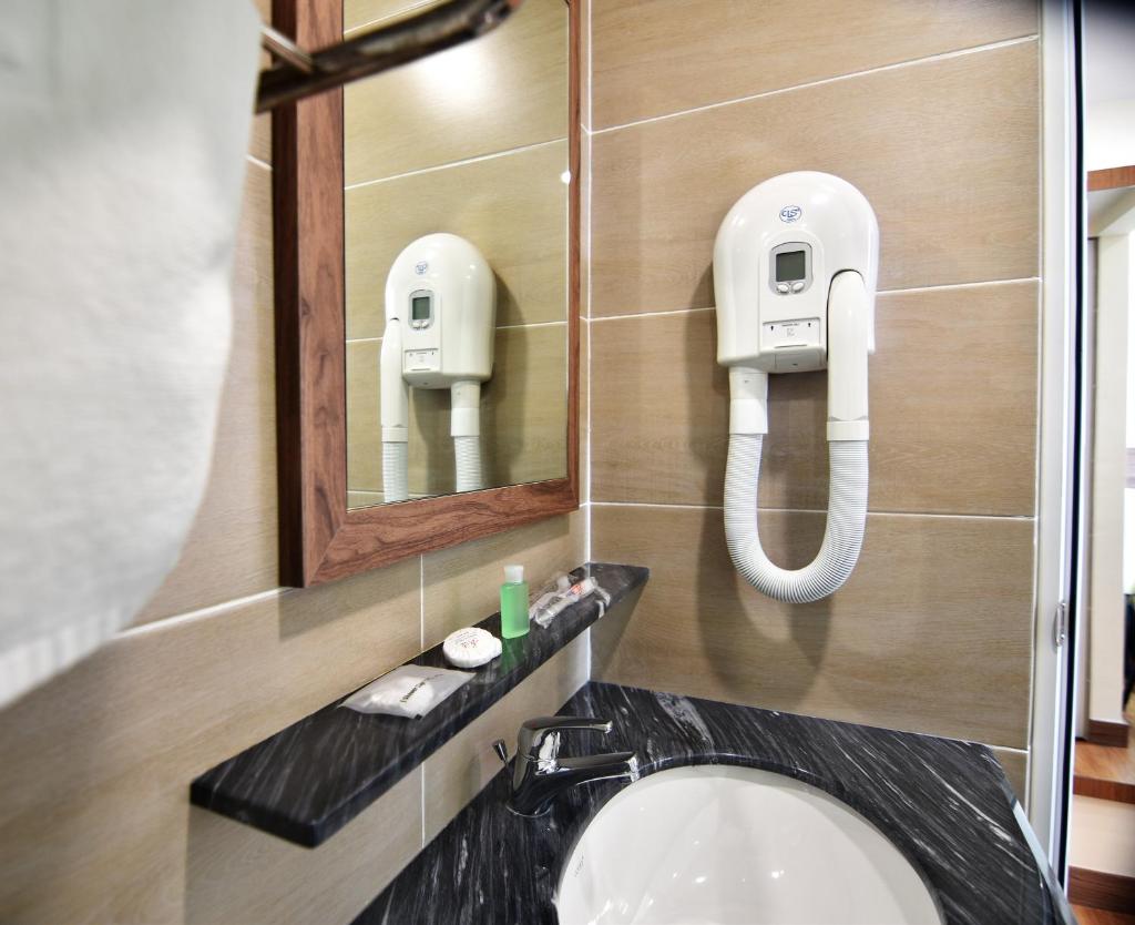YANGTZE HOTEL 长江酒店 photo 2