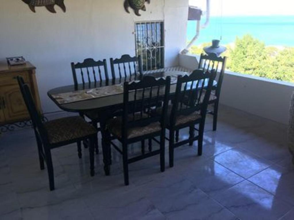 Attractive 2-Bed Apartment stunning sea view photo 4