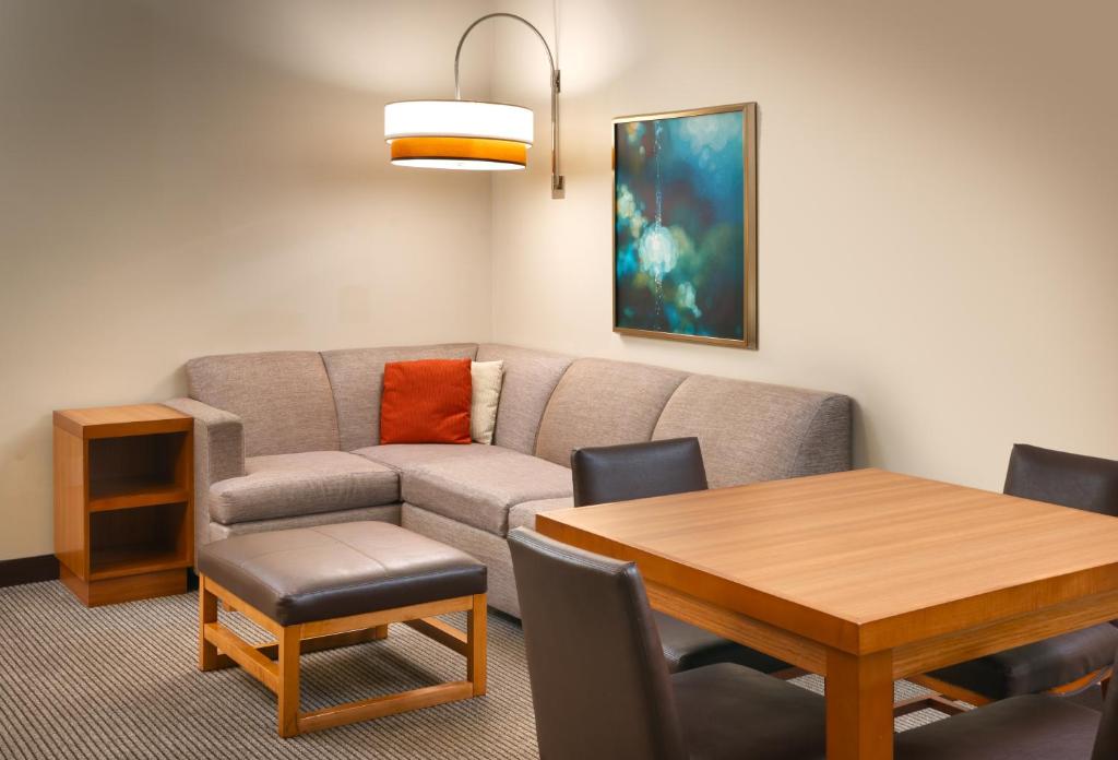 Hyatt Place Lansing-East photo 2