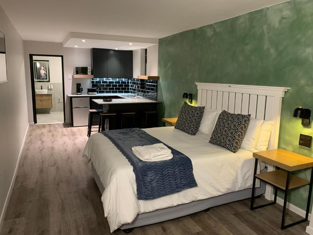 Coral Wood Self Catering Suites and B&B photo 2