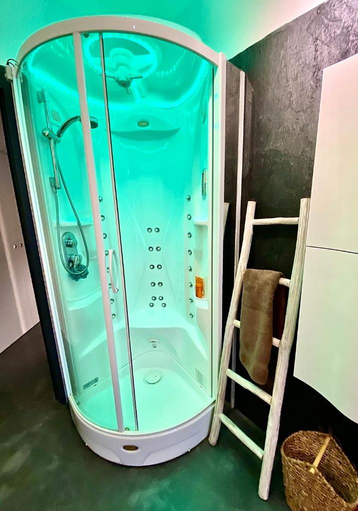 Spa Tiny Love Apartment close to Milan-Como-Malpensa photo 1