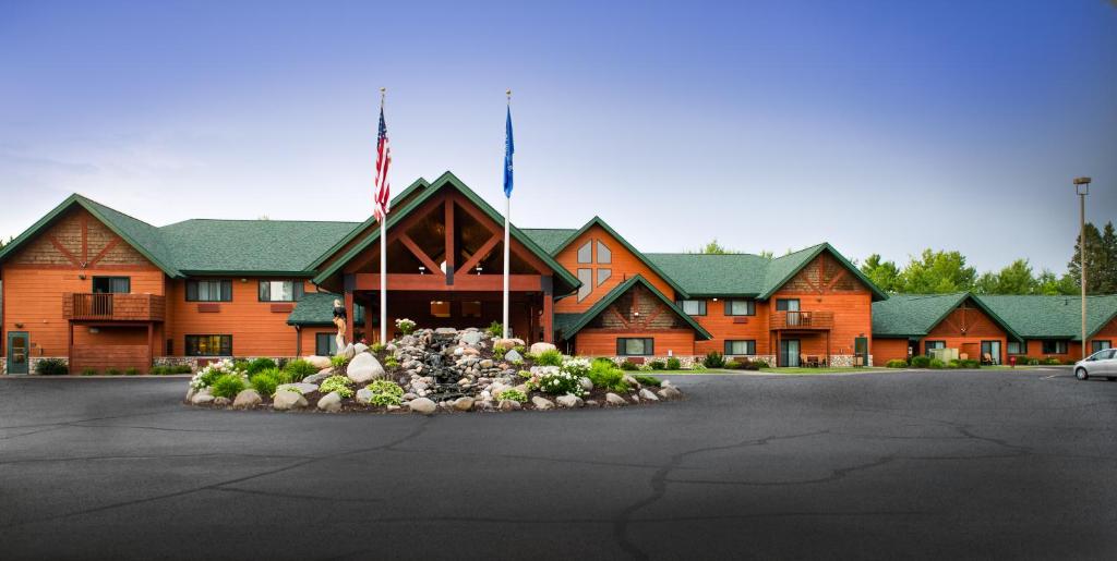 Holiday Inn Express & Suites Hayward, an IHG Hotel image