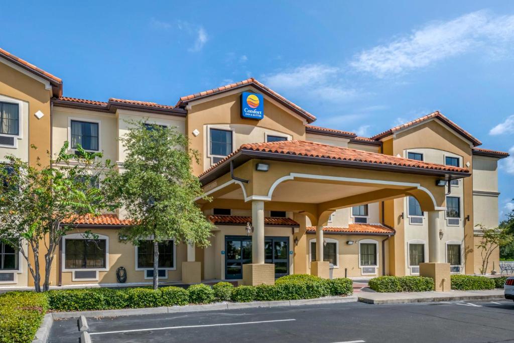 Comfort Inn & Suites Northeast - Gateway photo 2
