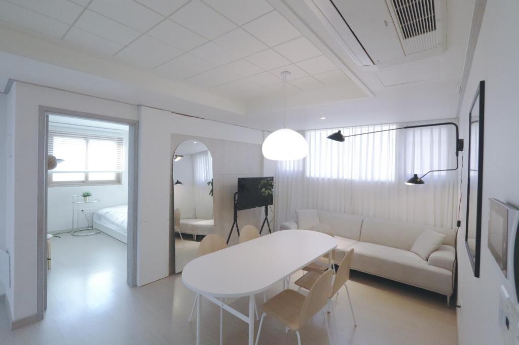 Lovely House Hongdae photo 1