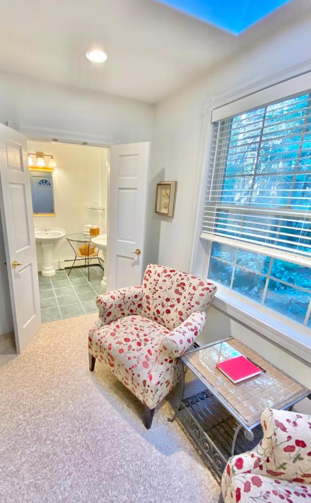 Otter's Pond Bed and Breakfast photo 4