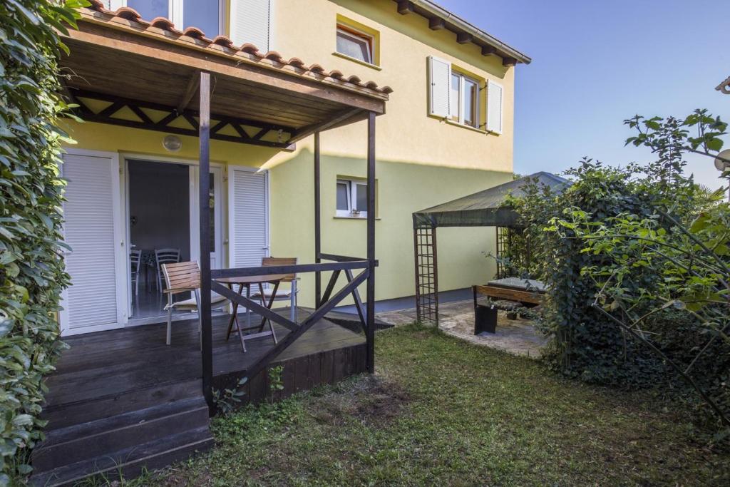 Apartment Pavlovic photo 1