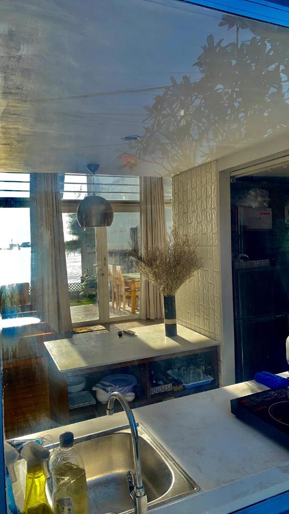 TS Beach House