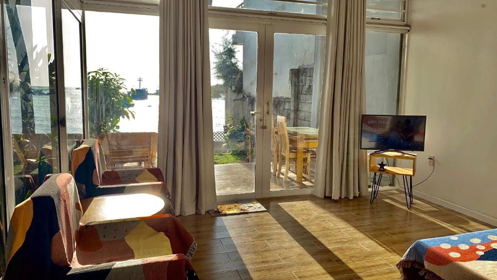 TS Beach House