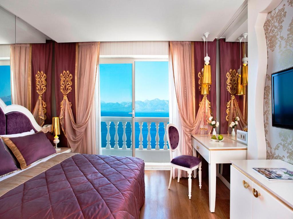 Massimo Hotels Room Type - Deluxe Double Room with Sea View