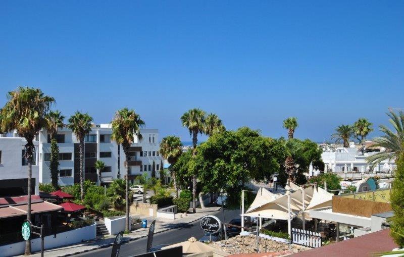 Savveli by the sea