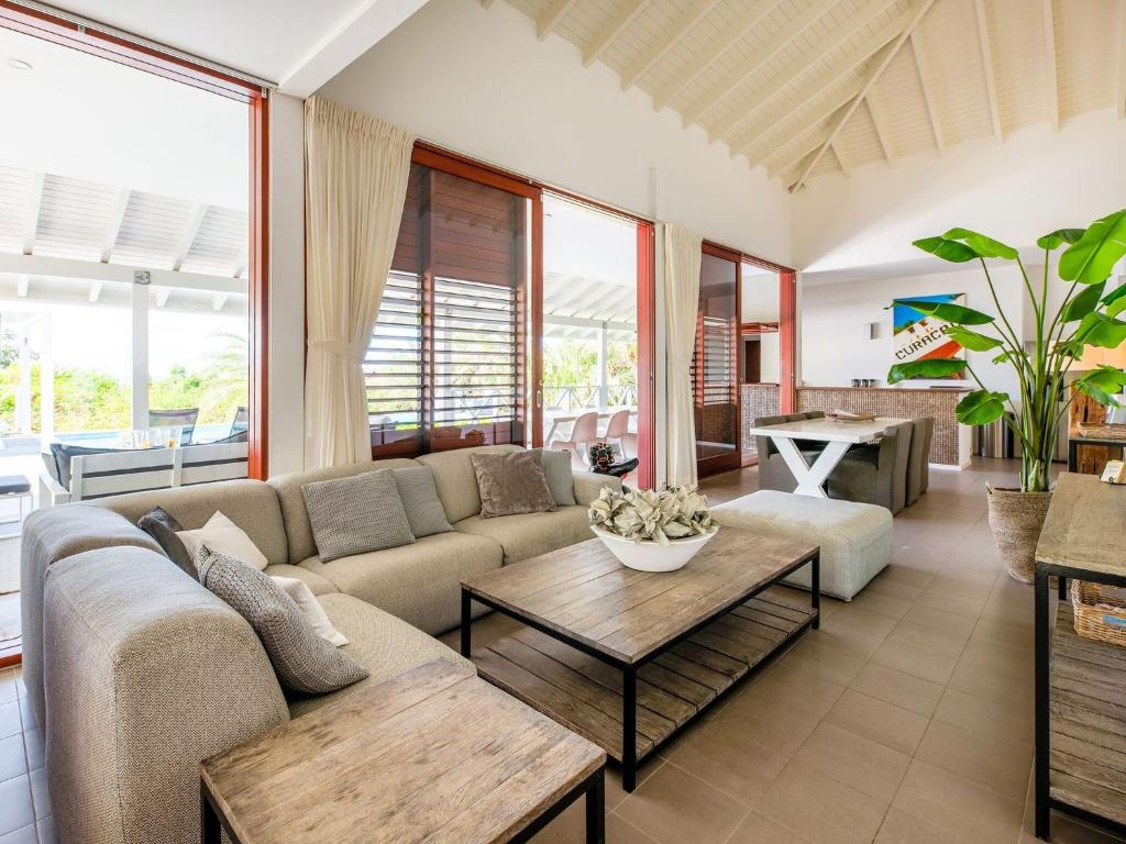 Luxurious Villa in Jan Thiel with Pool photo 4