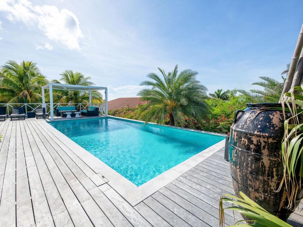 Luxurious Villa in Jan Thiel with Pool photo 2