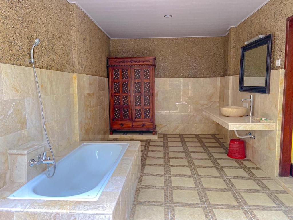 Three Brothers Legian Bungalows and Villas Room Type - Deluxe Double Room