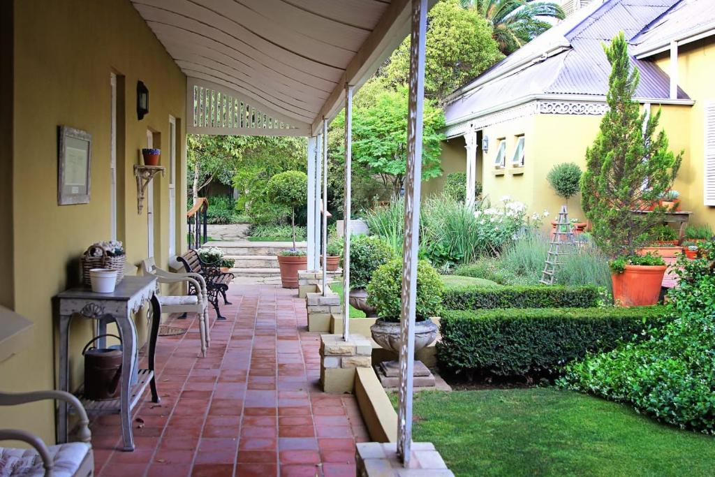 Roche House photo 4