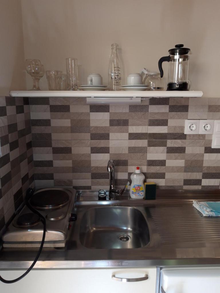 Athina Apartments photo 3