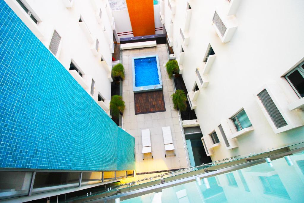 Nu Hotel photo 2