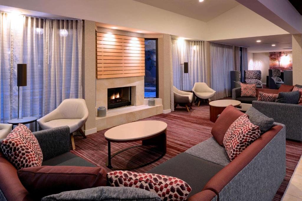Sonesta Select Kansas City Airport Tiffany Springs photo 3