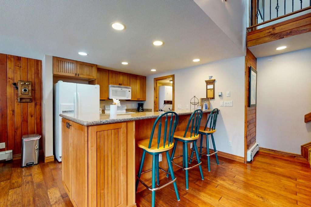 Courtside 23 - Spacious East Vail Townhome photo 2