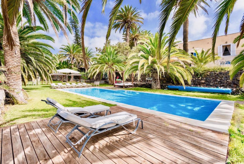 Detached Villa with Garden, Heated and Private Pool, Sea View, Parking Free photo 4