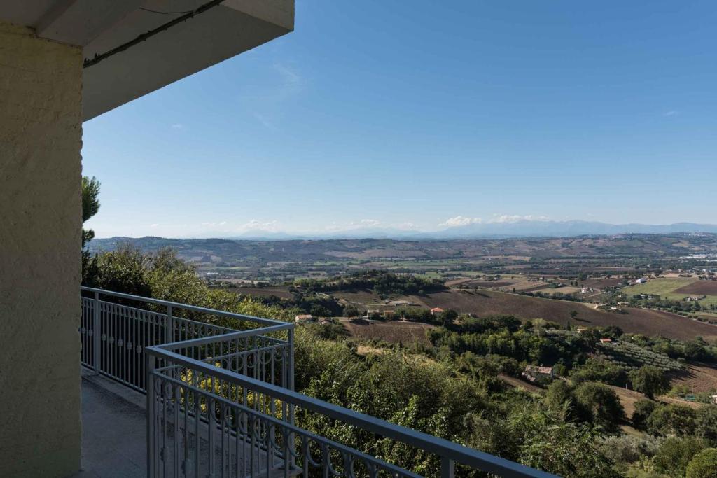 4 bedrooms apartement with furnished terrace and wifi at Recanati 8 km away from the beach
