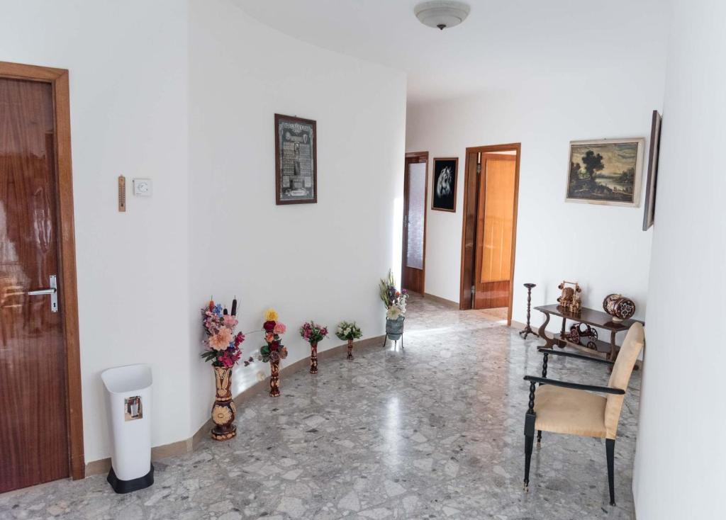 4 bedrooms apartement with furnished terrace and wifi at Recanati 8 km away from the beach photo 4