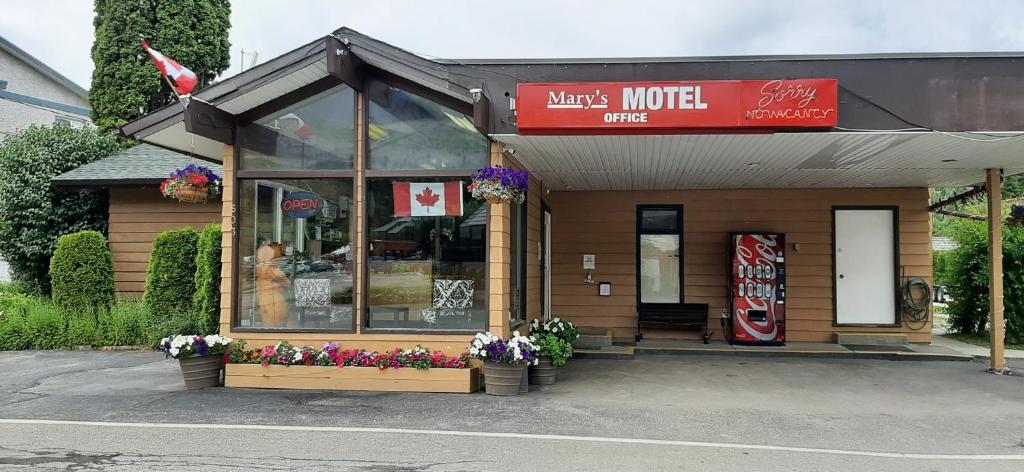 Mary's Motel photo 1