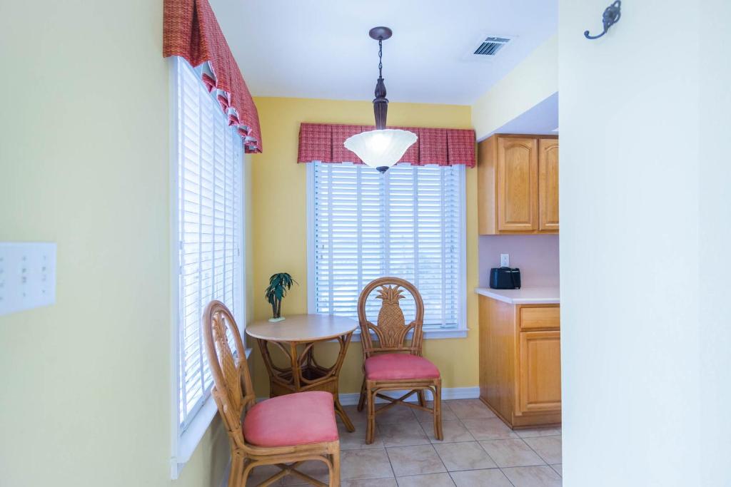 GetAways at Soundside Holiday Beach Resort photo 2