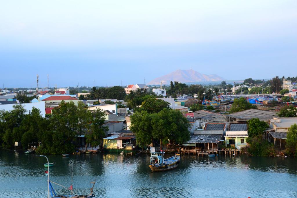 Nhà nghỉ Hùng Hoa