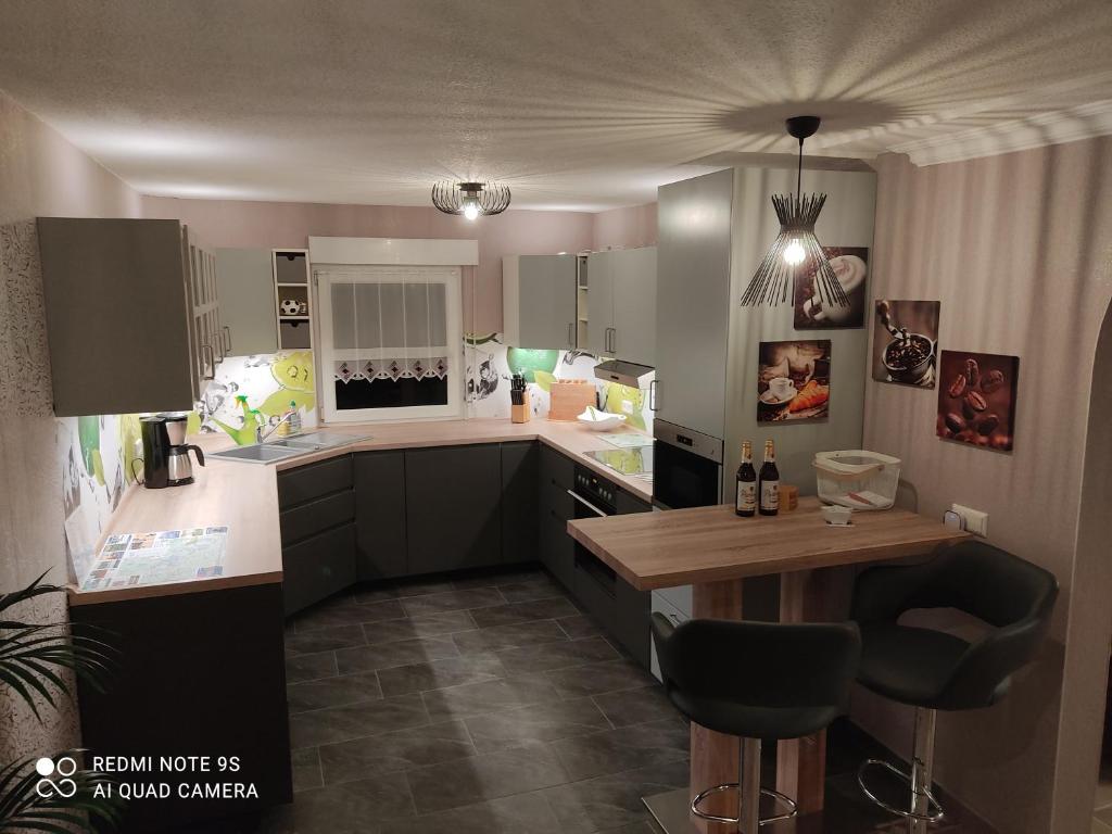 Großzügige Ferienwohnung am Waldesrand im Seenland photo 3