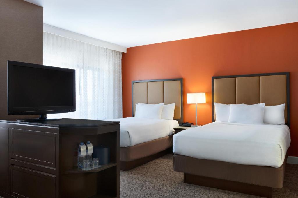 Hyatt Regency Dulles Room Type - Queen Room with Two Queen Beds