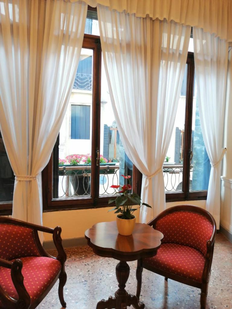 Hotel Alla Fava photo 4
