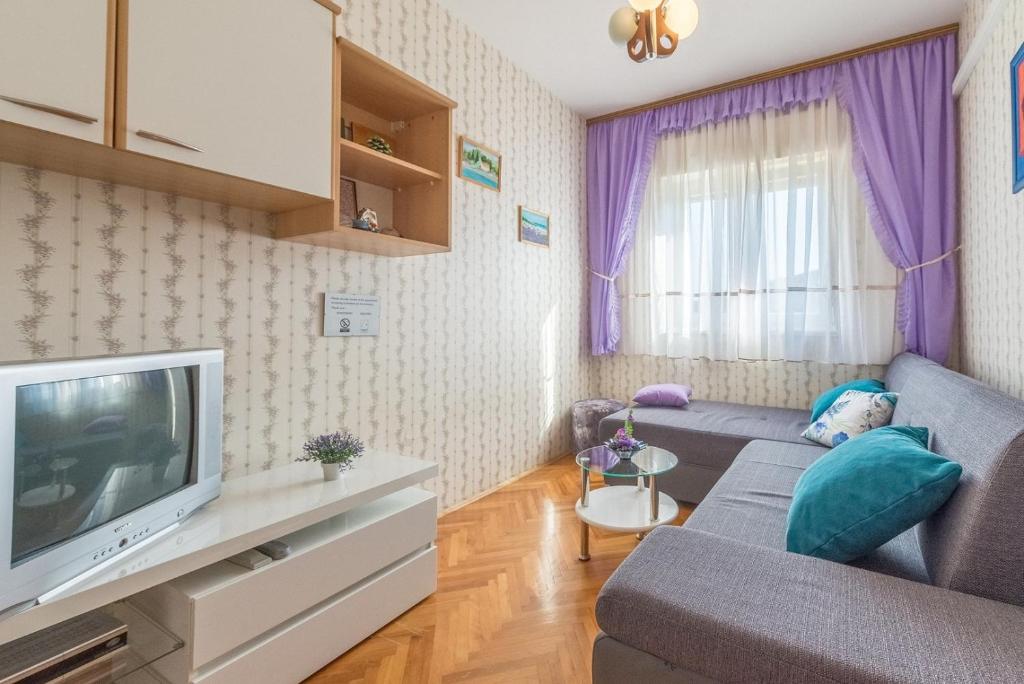 Apartments Kostović 1943 photo 3