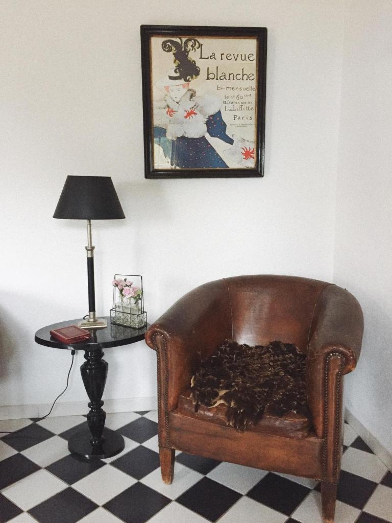 Holiday Home Villa St Arnoux - Tap to explore photos