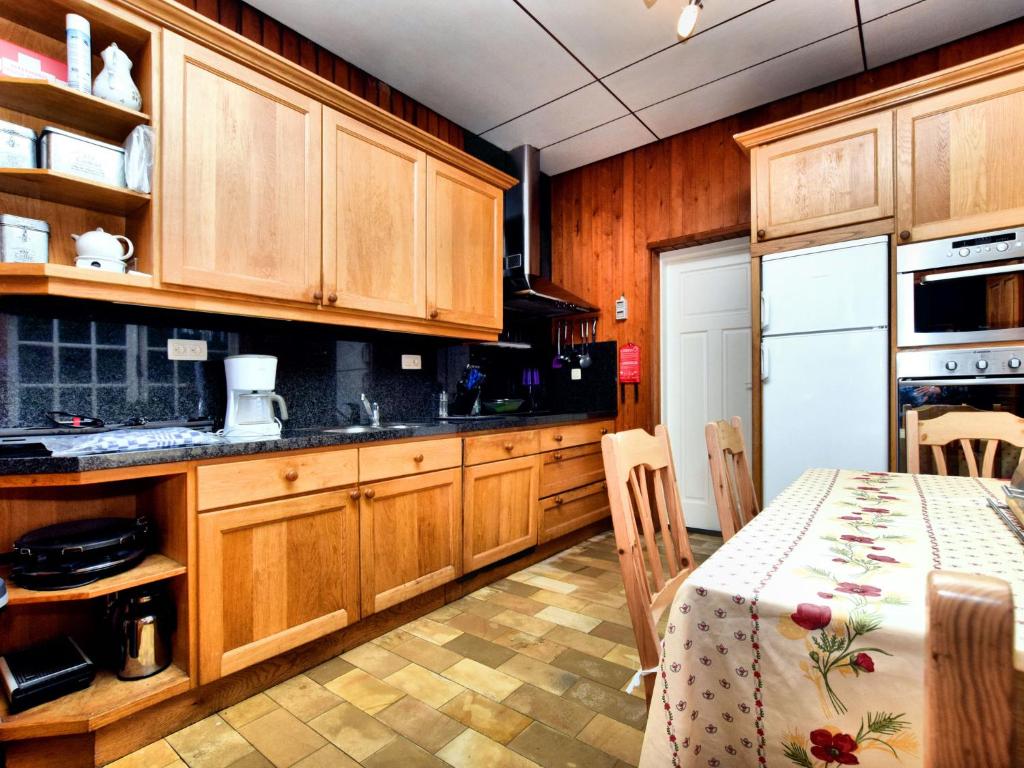 Holiday home in Erezee photo 4