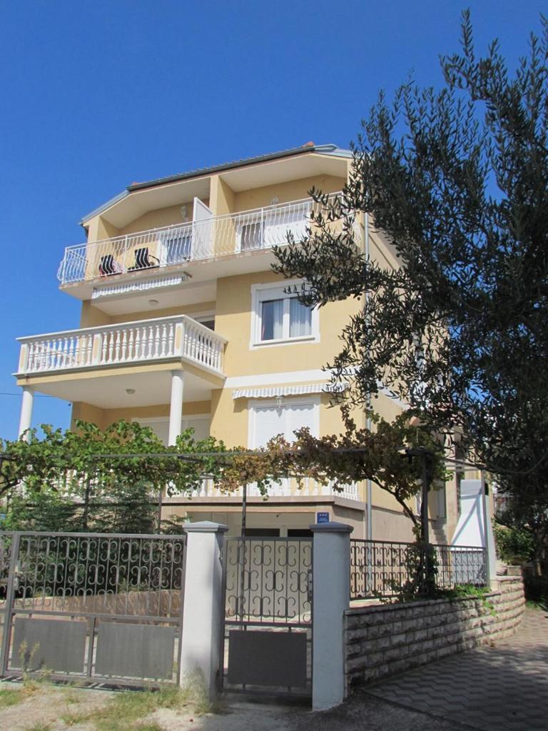 Holiday house Damir photo 1