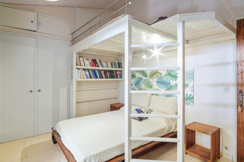 Villa de 4 chambres avec piscine privee jardin clos et wifi a Saint Gilles les Bains a 1 km de la plage photo 3