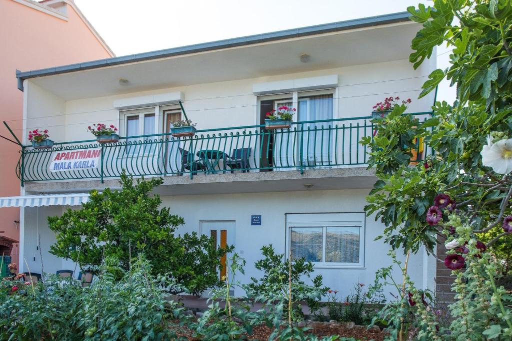 Apartments Mala Karla 1685 photo 1